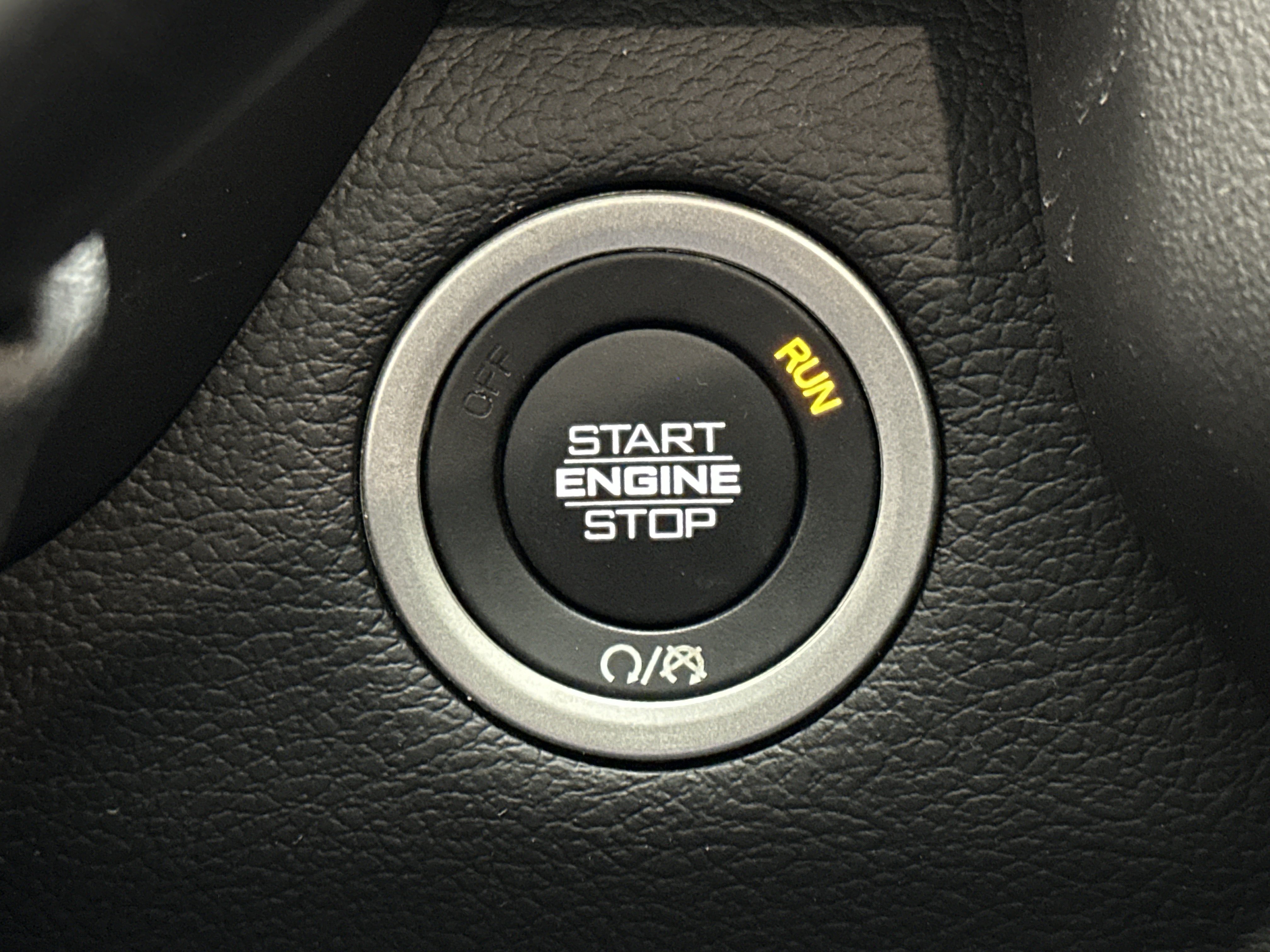 Used 2025 RAM 2500 Laramie AWD/4WD image 33