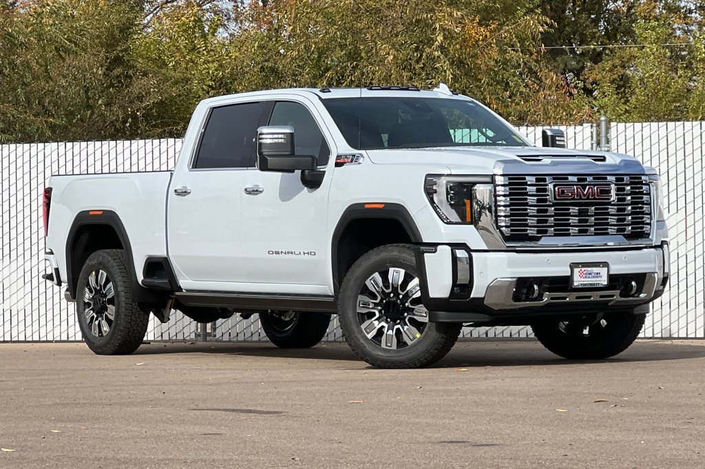 New 2026 GMC Sierra 2500 Denali w/ Denali Reserve Package image 2