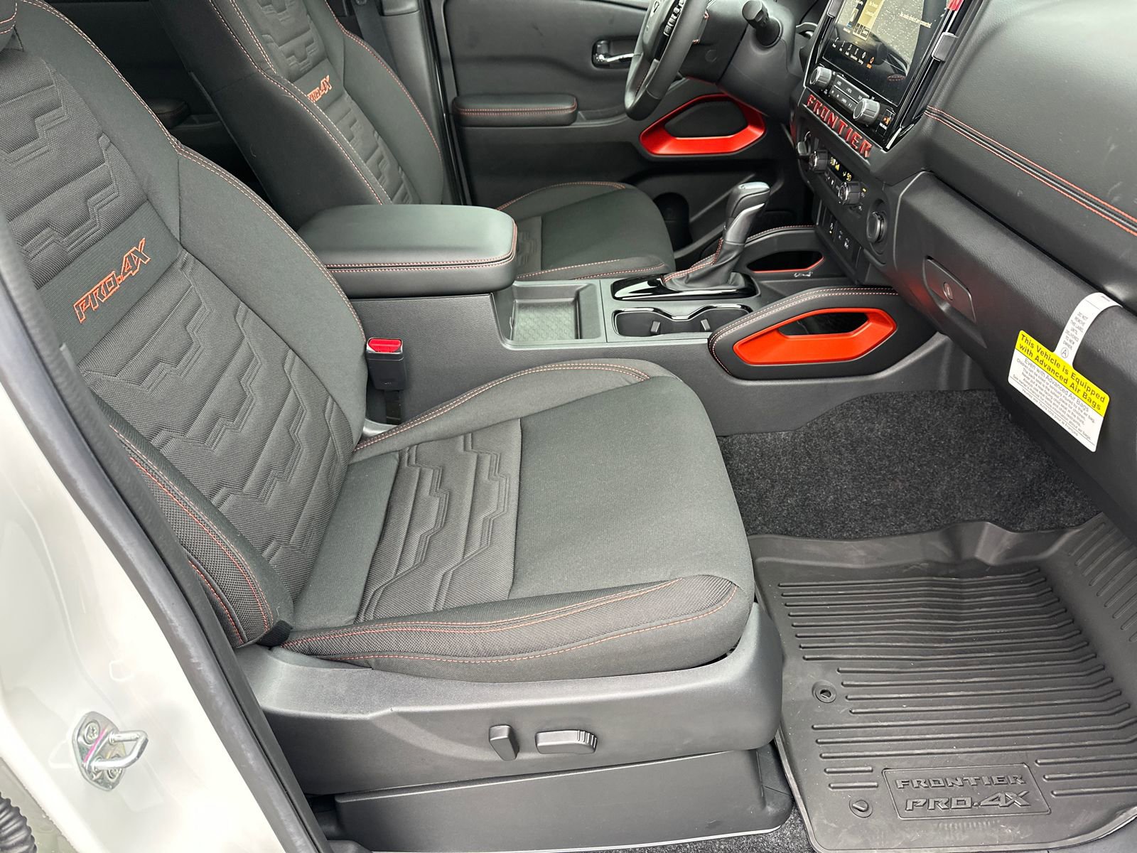New 2025 Nissan Frontier PRO-4X AWD/4WD image 13