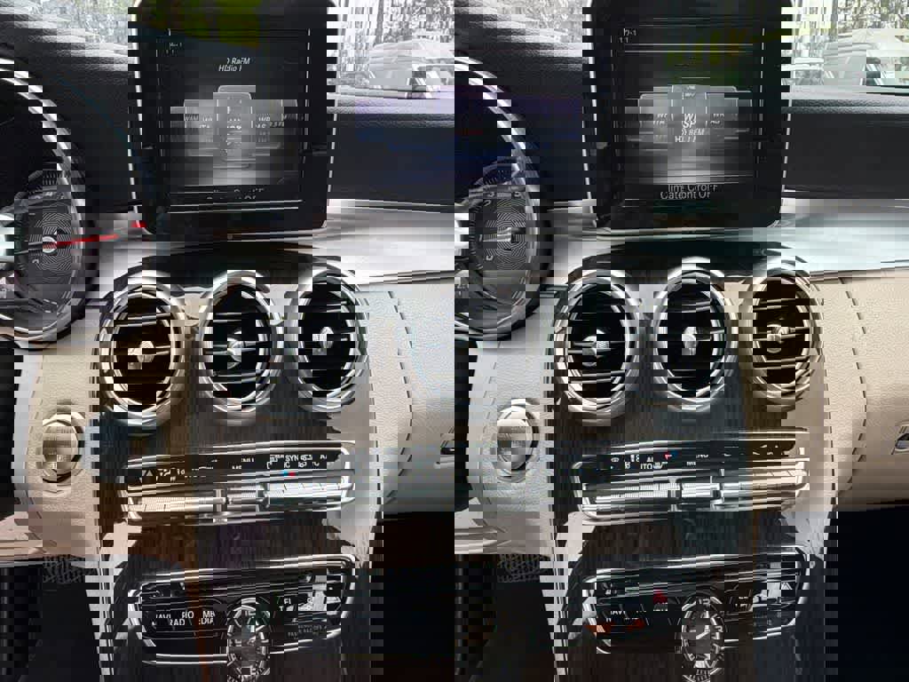 Used 2017 Mercedes-Benz C 300 4MATIC Sedan image 25