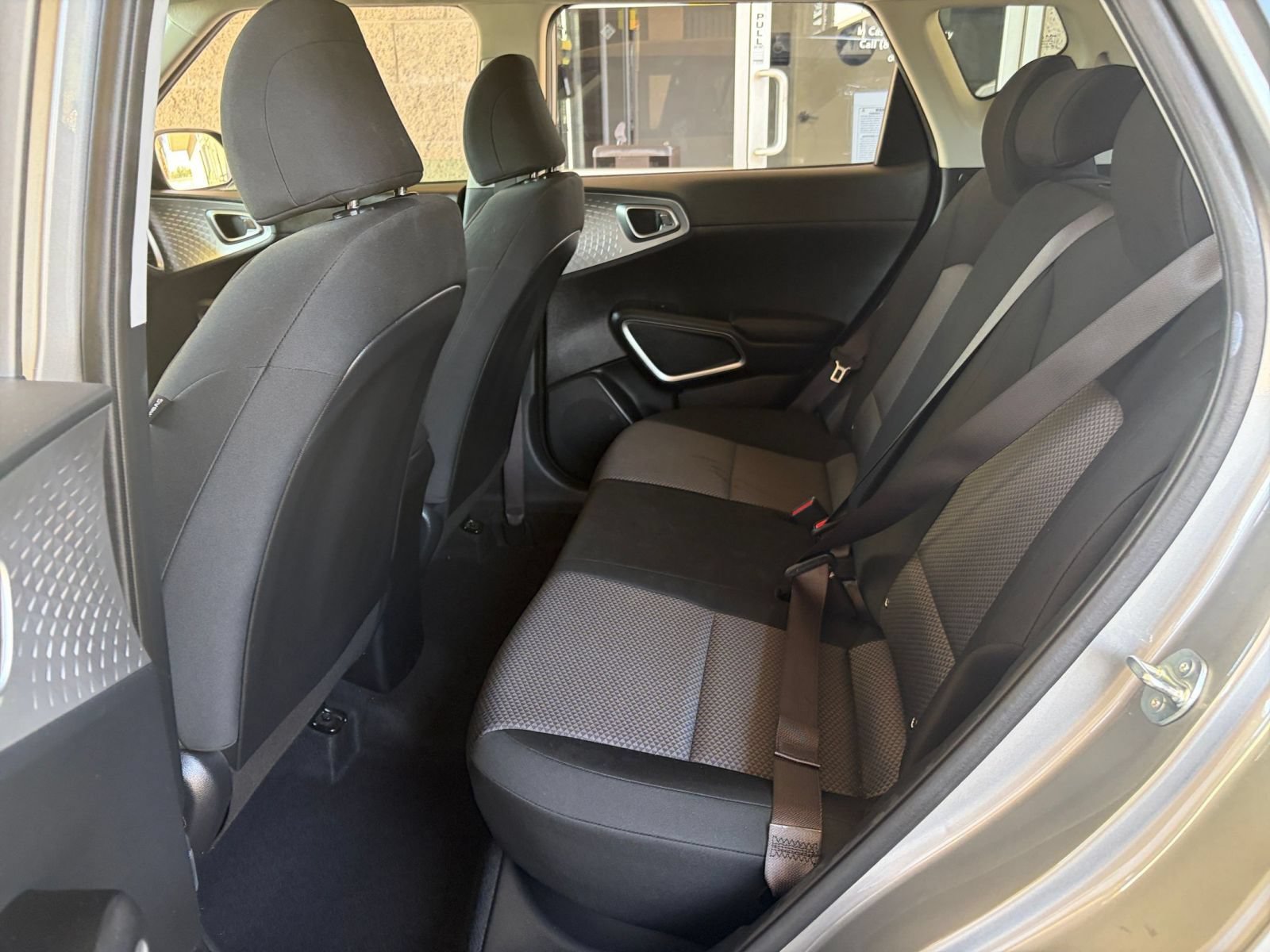 Used 2025 Kia Soul LX w/ LX Technology Package FWD image 22