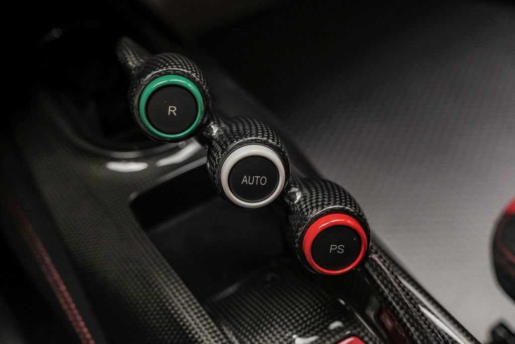 Used 2019 Ferrari 488 Pista Coupe RWD image 21