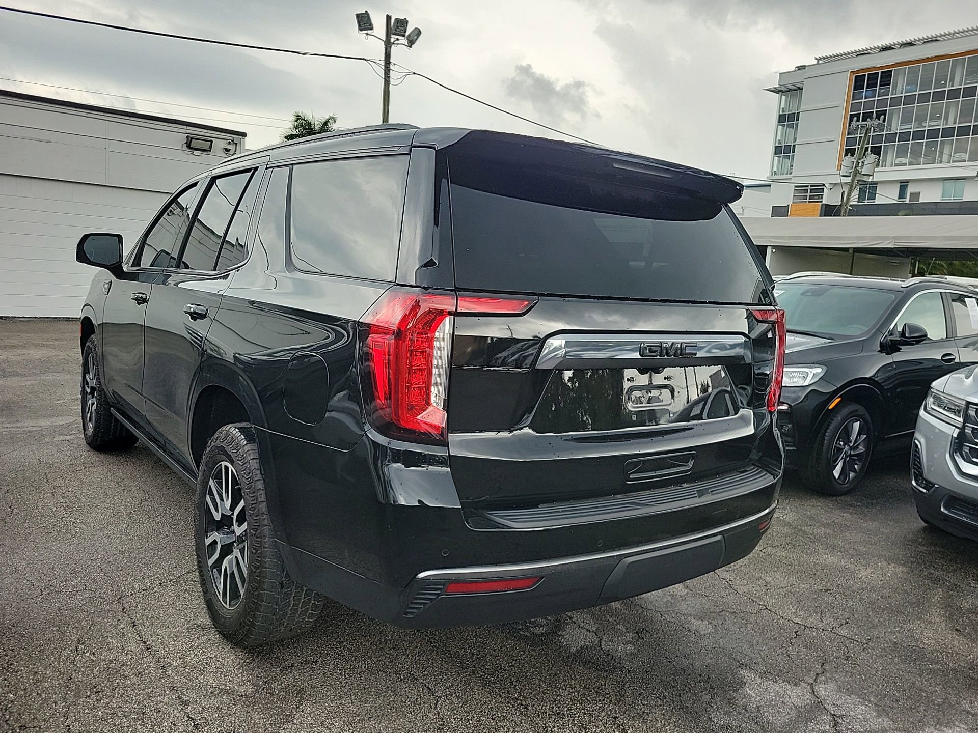 Used 2024 GMC Yukon AT4 w/ AT4 Premium Package image 13