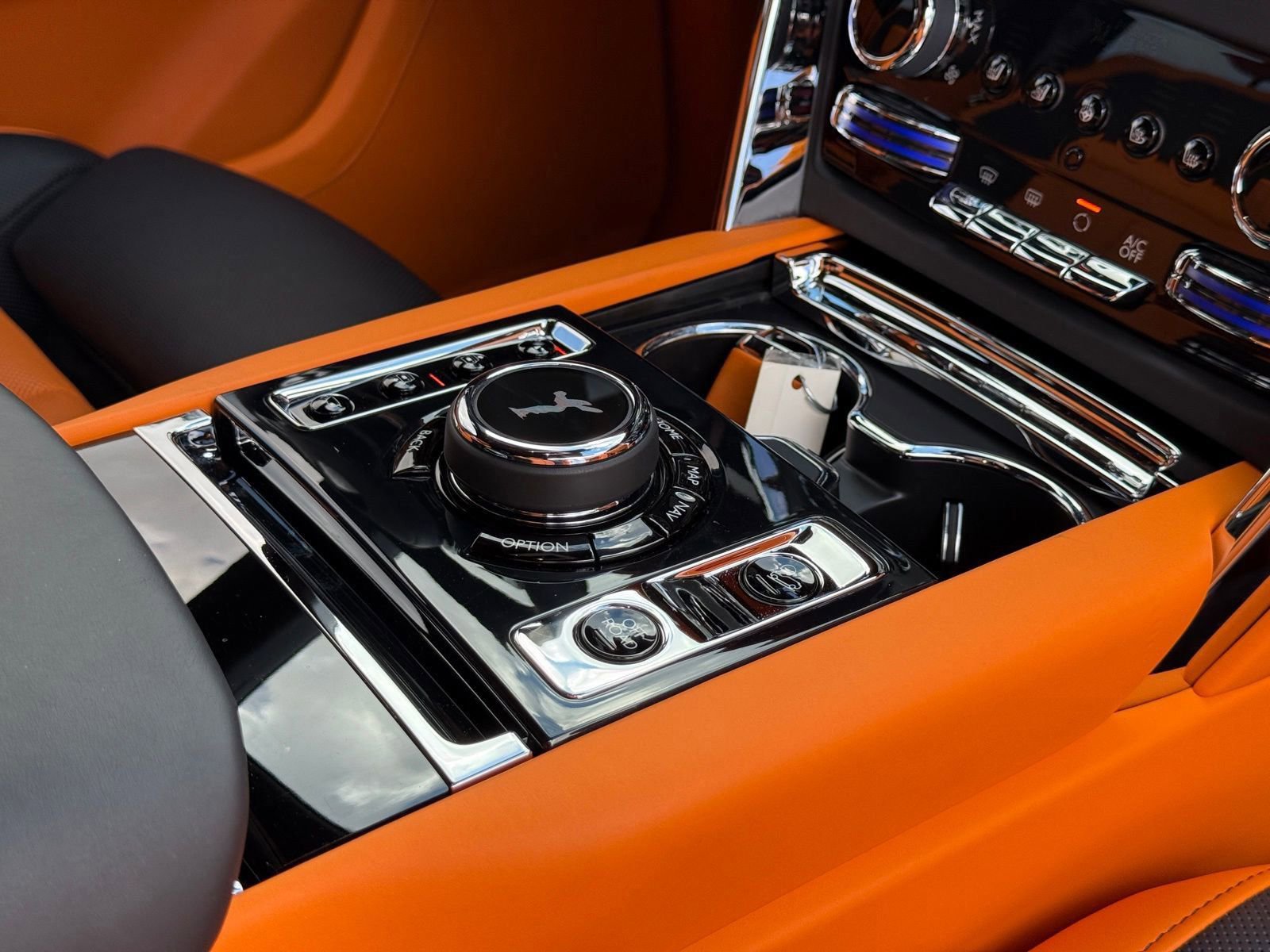 Used 2025 Rolls-Royce Cullinan image 41