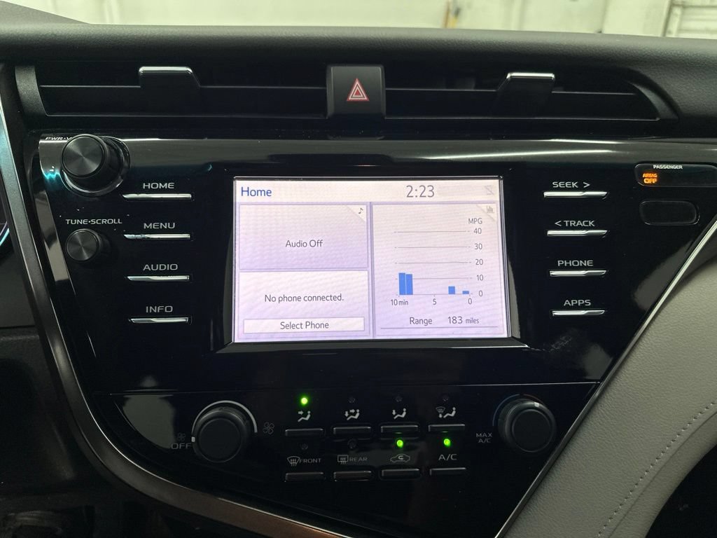 Used 2018 Toyota Camry LE FWD image 18