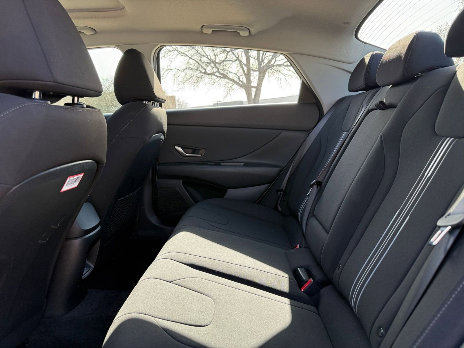 Used 2025 Hyundai Elantra SEL image 27