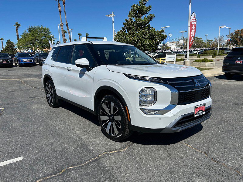 New 2026 Mitsubishi Outlander SE