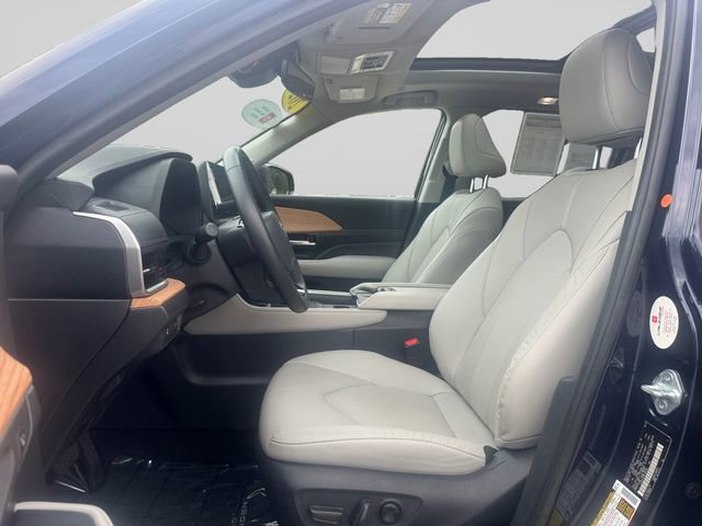 Certified 2024 Toyota Grand Highlander FWD image 11