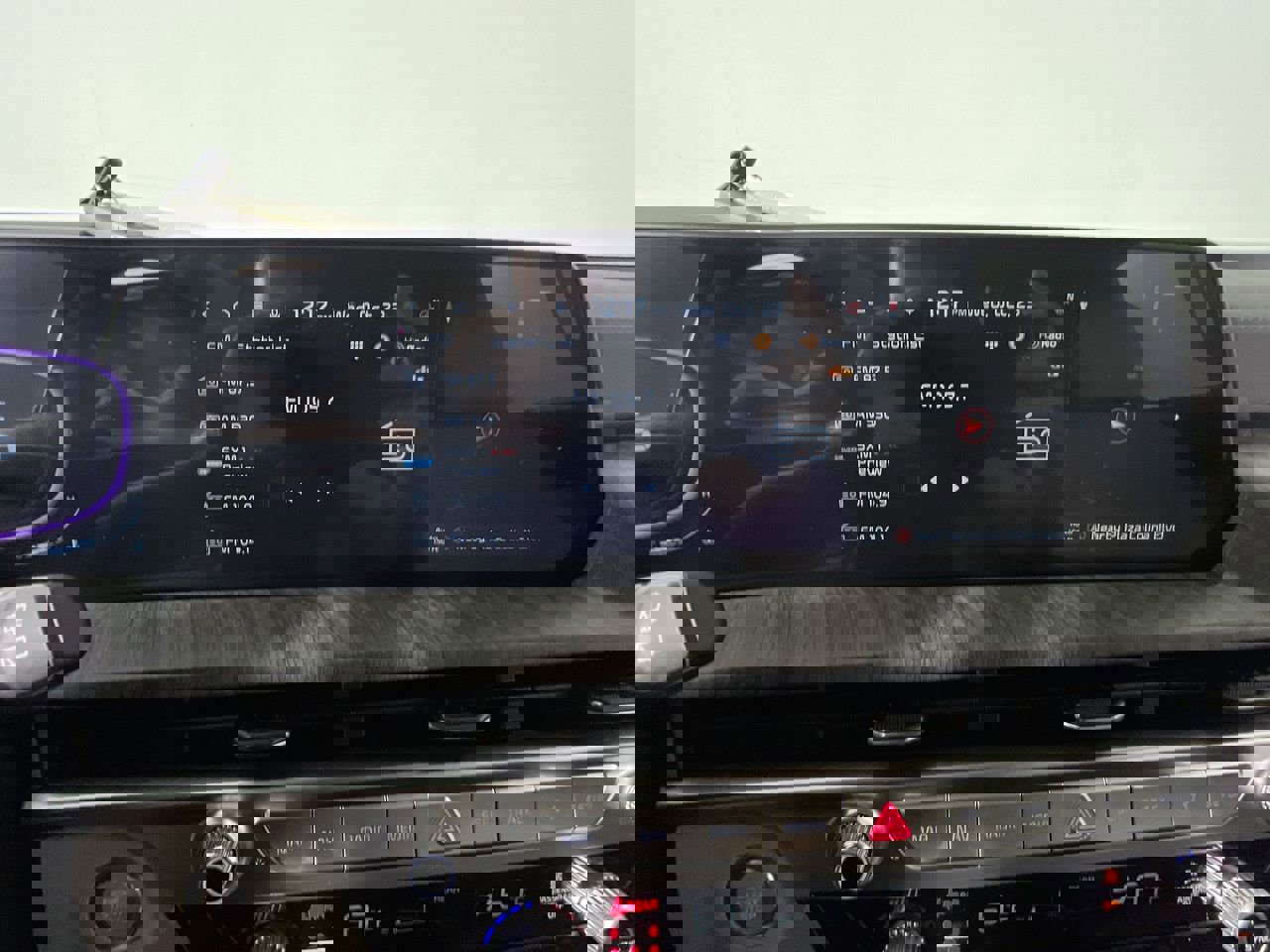 Used 2025 Kia Telluride EX w/ EX Captain's Chair Package image 25