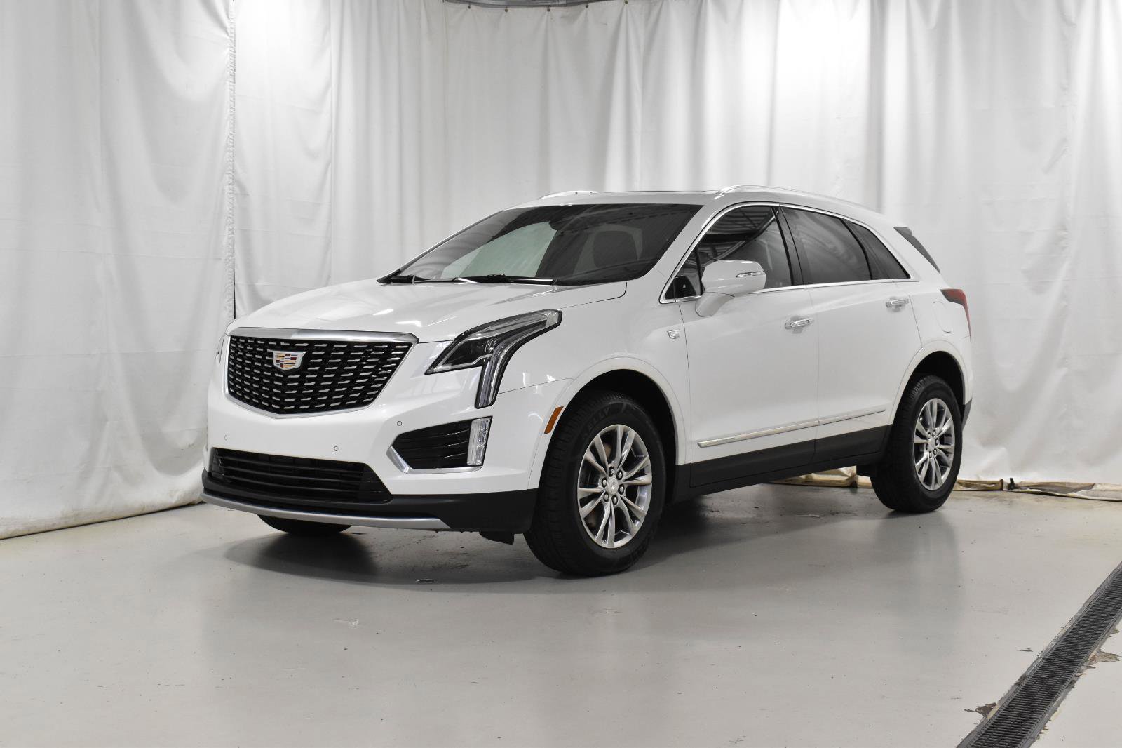 Certified 2022 Cadillac XT5 Premium Luxury w/ LPO, Floor Liner Package