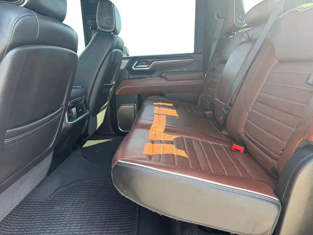 Used 2025 GMC Sierra 3500 Denali Ultimate AWD/4WD image 18