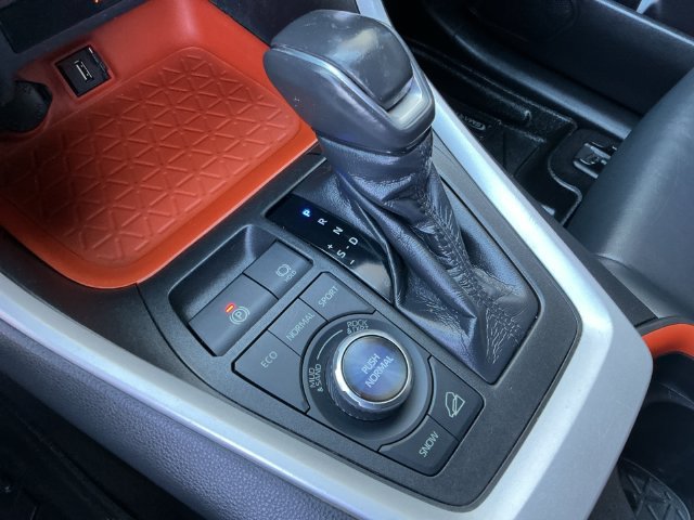 Used 2020 Toyota RAV4 Adventure AWD/4WD image 18