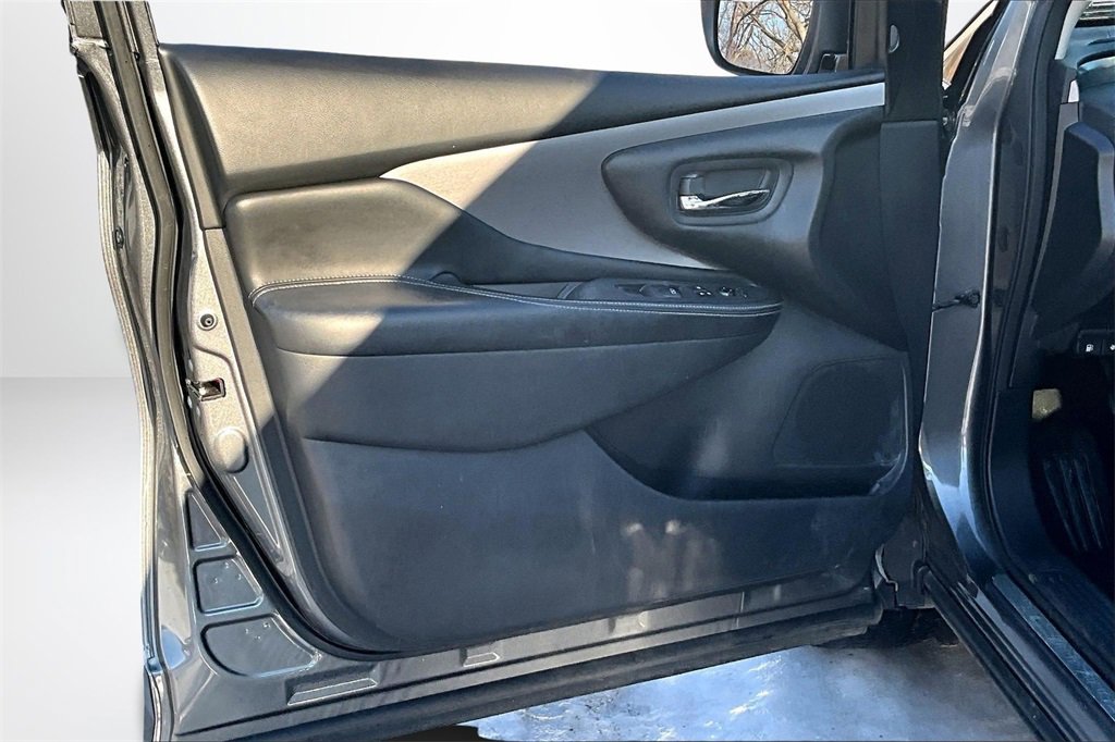Used 2022 Nissan Murano SV image 19
