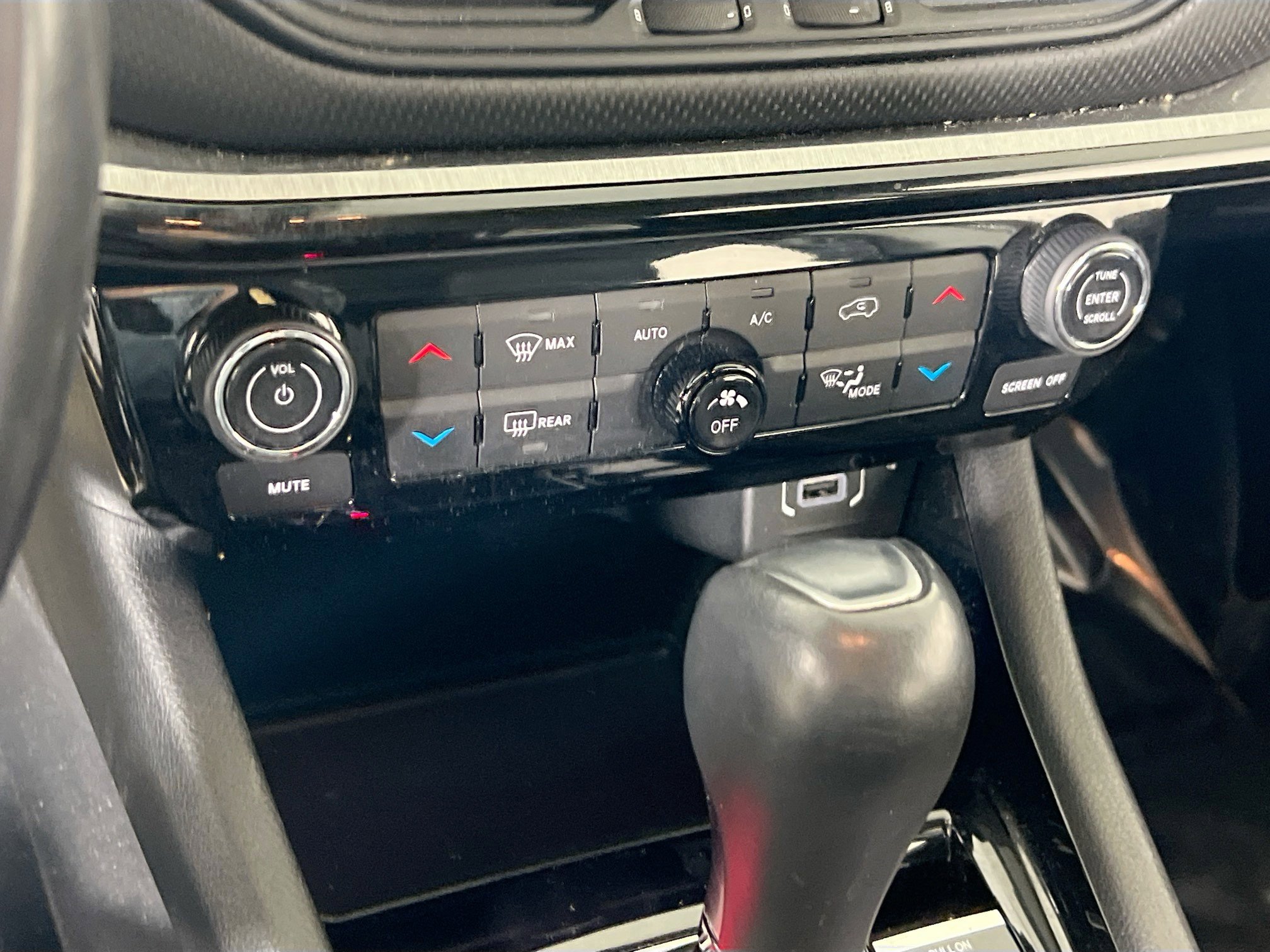 Used 2022 Jeep Compass Trailhawk w/ Trailhawk Convenience Group image 15