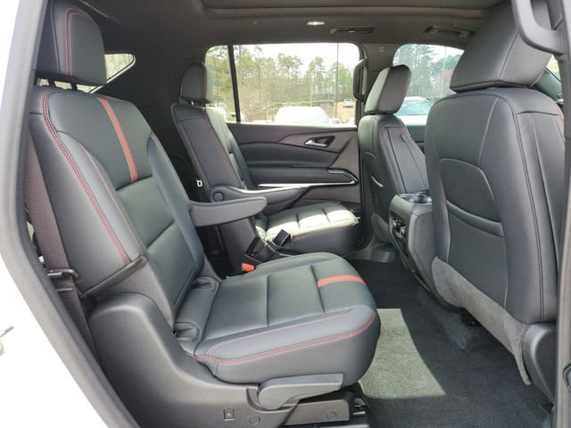 Used 2024 Chevrolet Traverse RS image 19