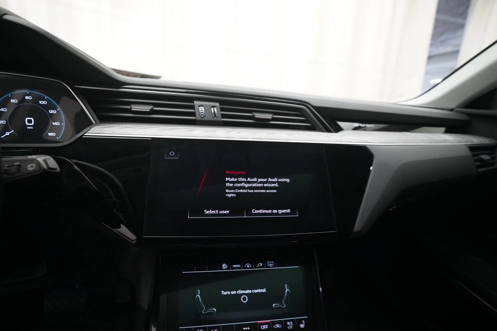 Used 2022 Audi e-tron Premium Plus w/ Premium Plus Package AWD/4WD image 5