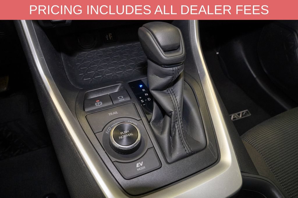 Certified 2025 Toyota RAV4 LE AWD/4WD image 15