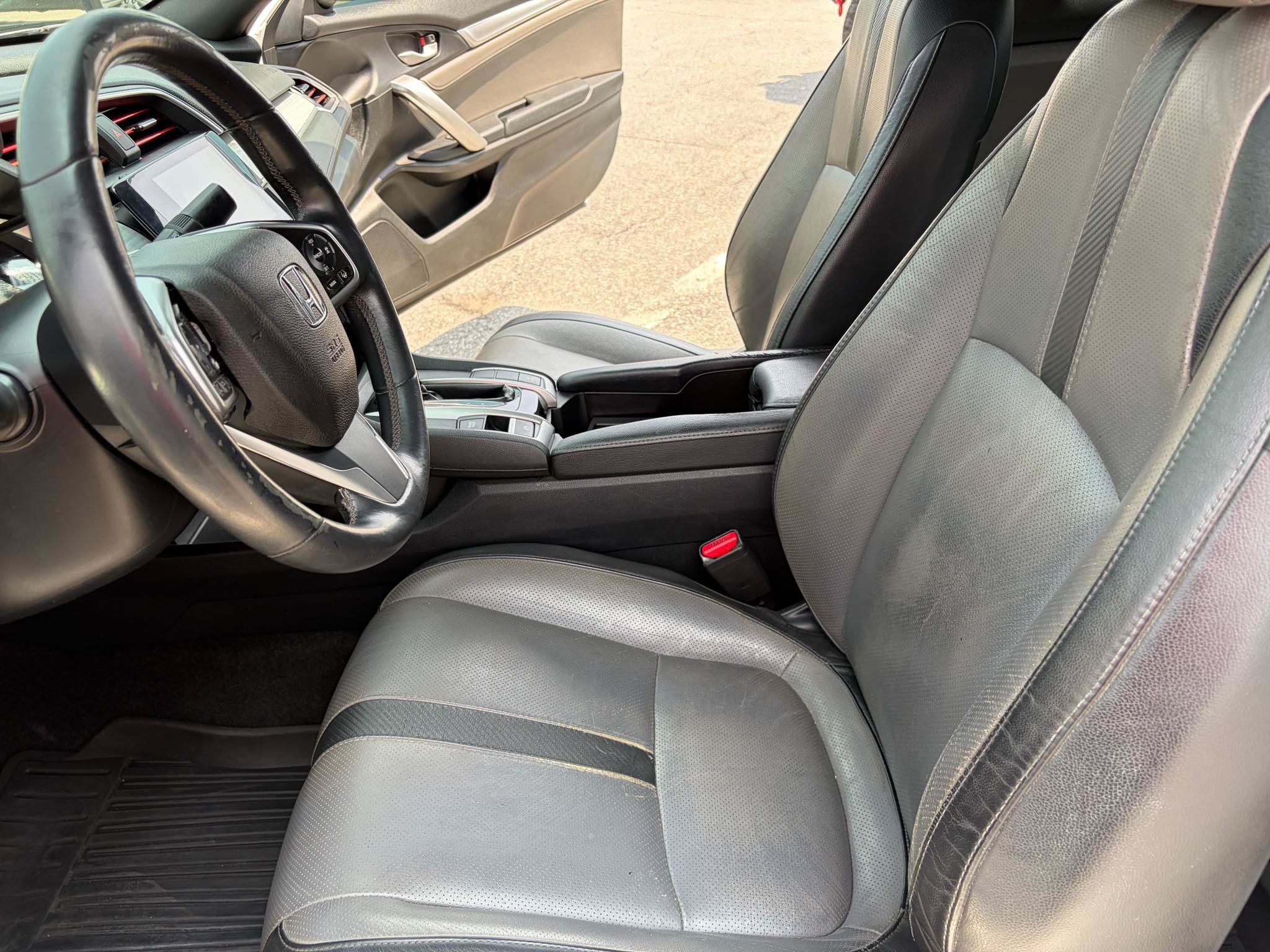 Used 2017 Honda Civic Touring image 40