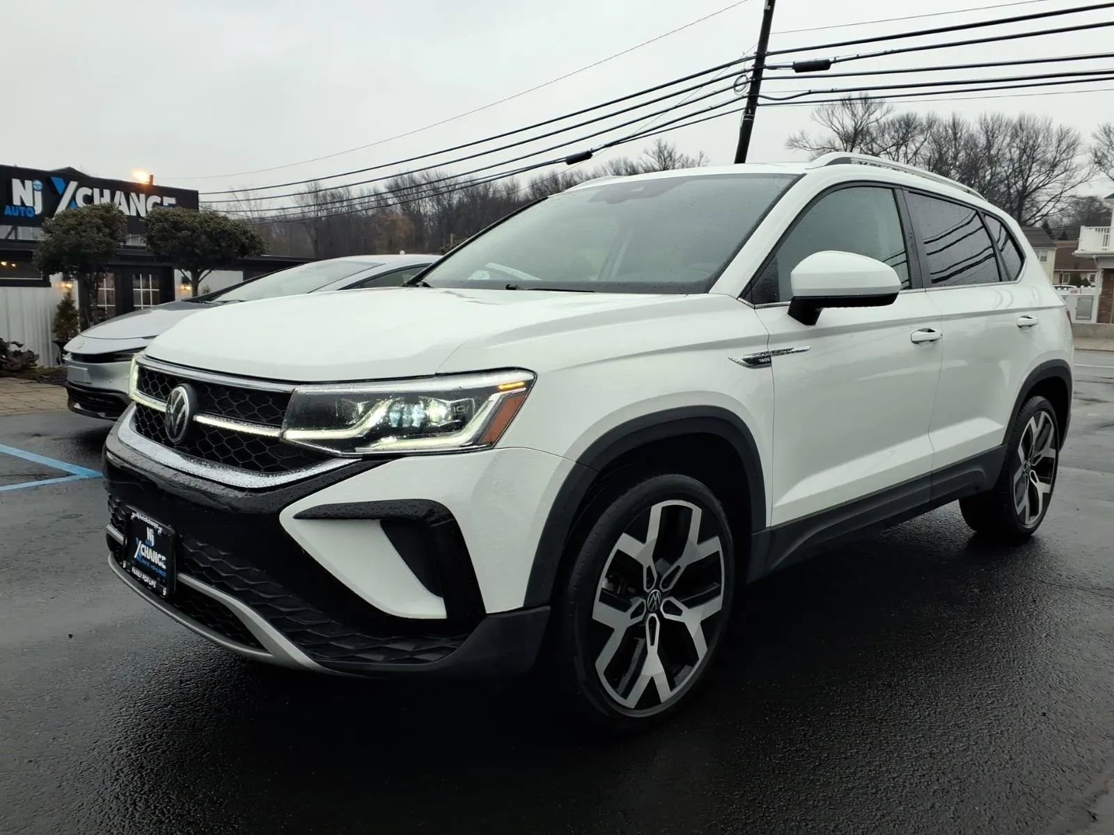 Used 2022 Volkswagen Taos SEL w/ Panoramic Sunroof Package AWD/4WD image 7