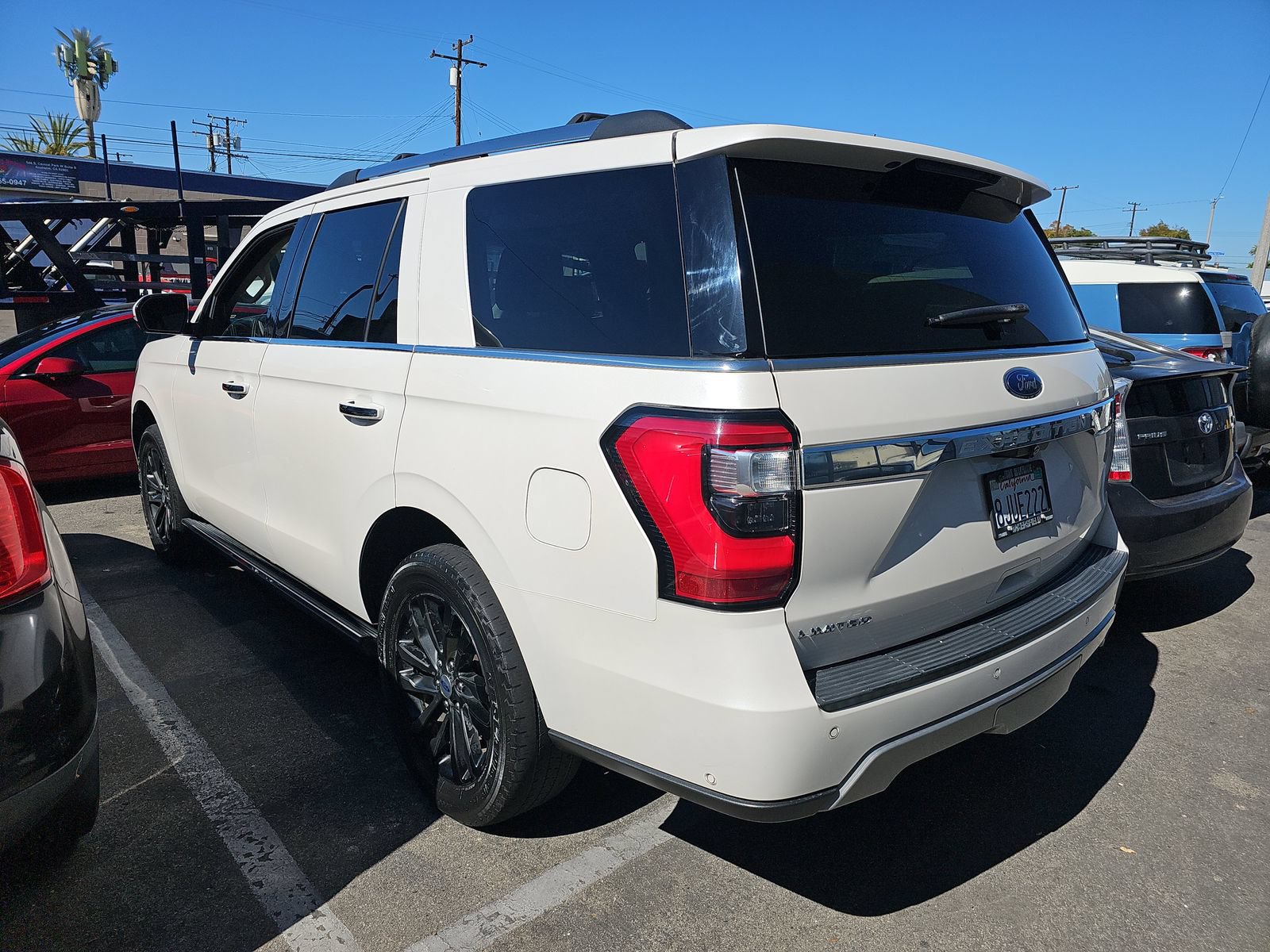 Used 2019 Ford Expedition Limited w/ Equipment Group 301A AWD/4WD image 8