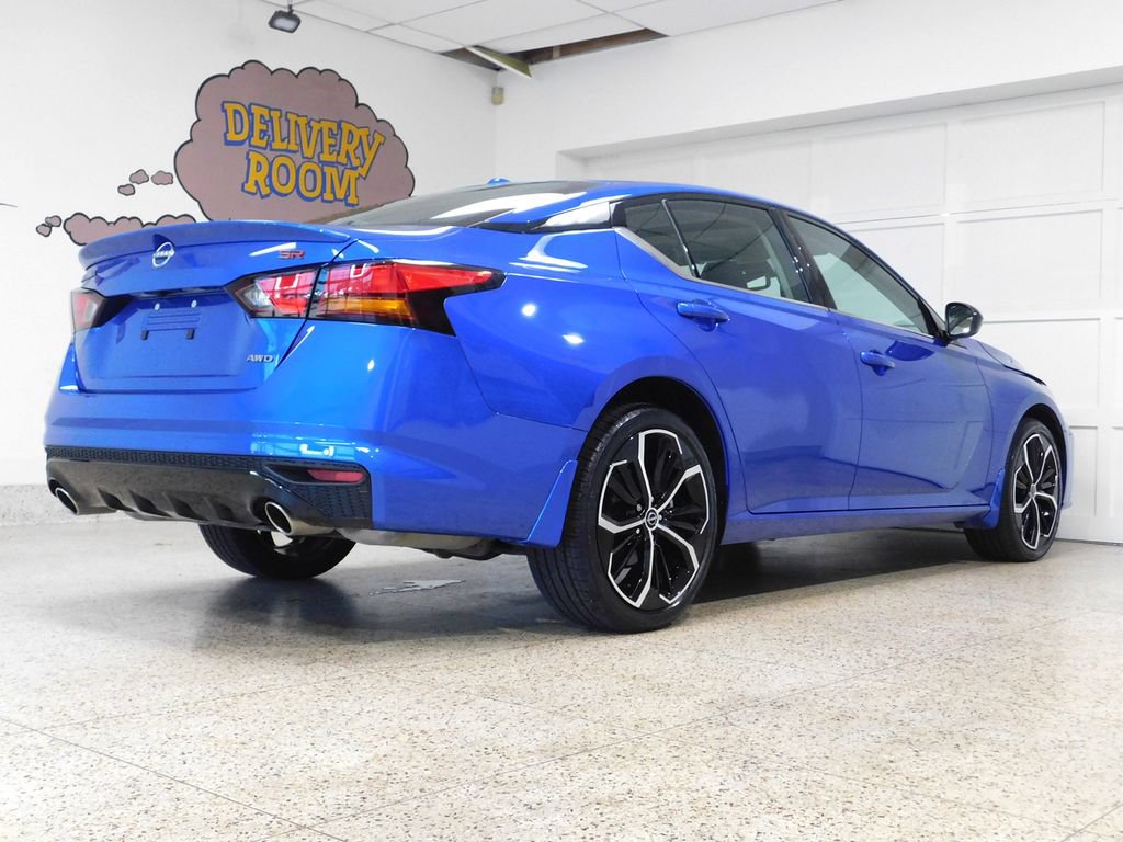 Used 2025 Nissan Altima 2.5 SR AWD/4WD image 6