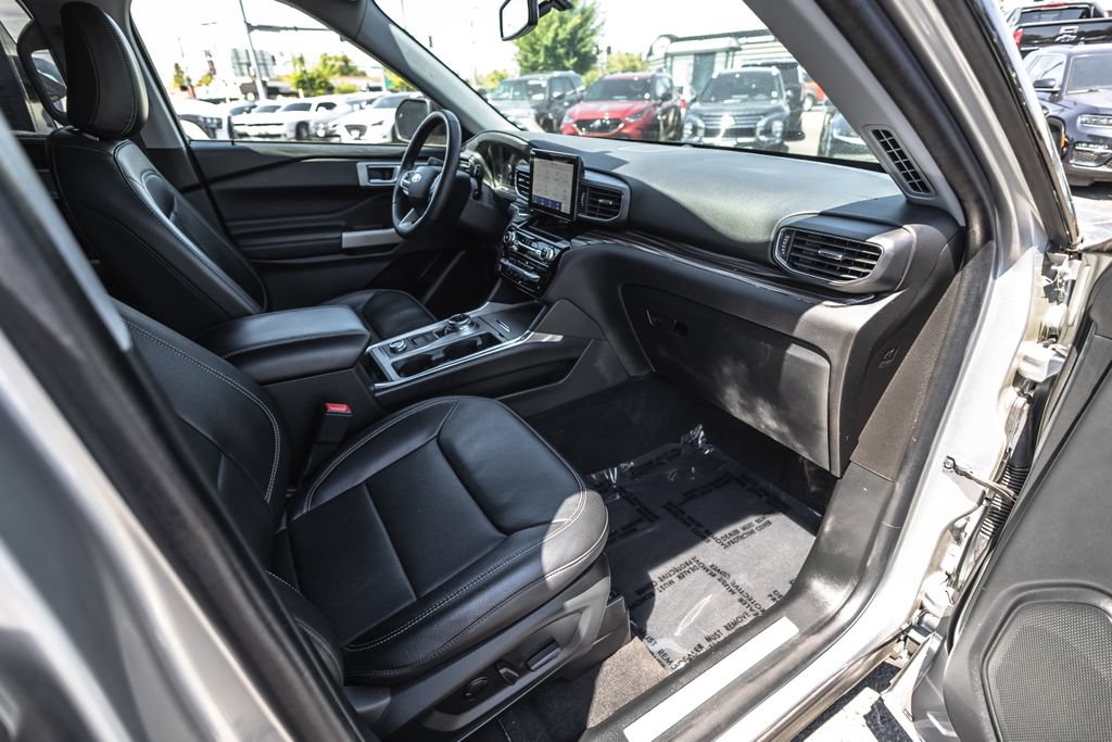 Used 2022 Ford Explorer Limited AWD/4WD image 25