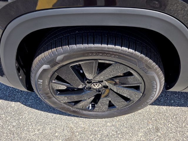 New 2026 Volkswagen Atlas Cross Sport SE FWD image 18