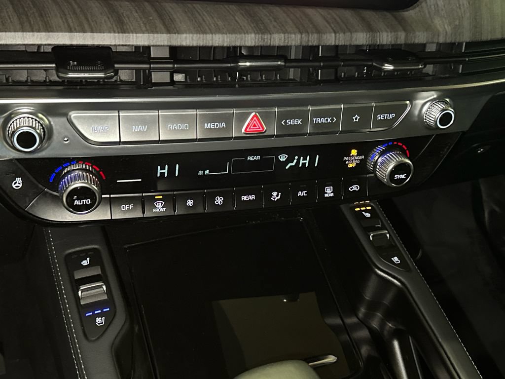 Certified 2024 Kia Telluride SX Prestige AWD/4WD image 32