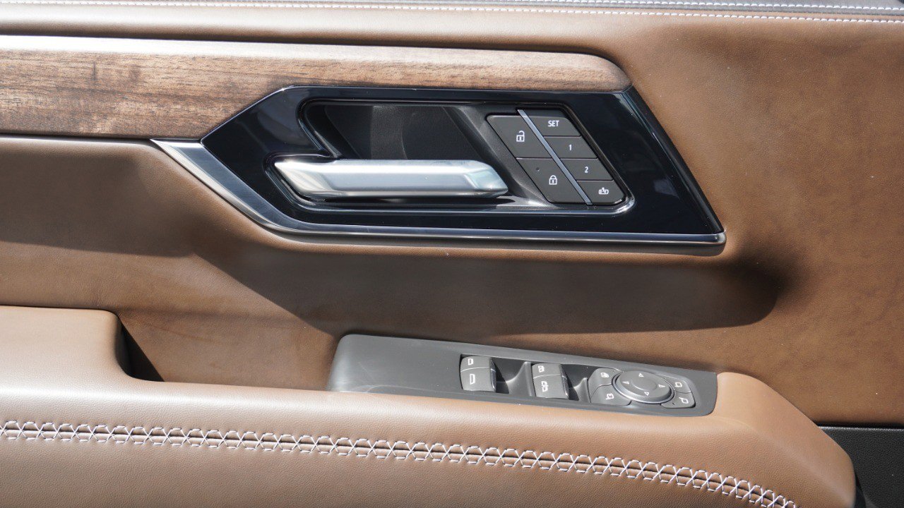 Used 2025 GMC Yukon Denali Ultimate image 26