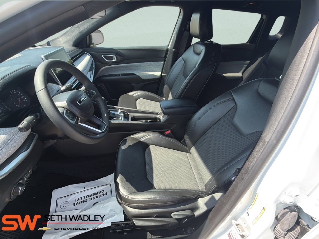 Used 2024 Jeep Compass Latitude AWD/4WD image 16