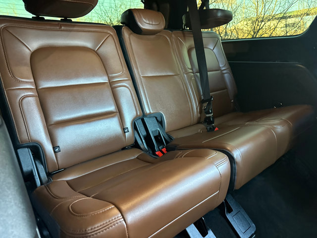Used 2023 Lincoln Navigator L Reserve image 34