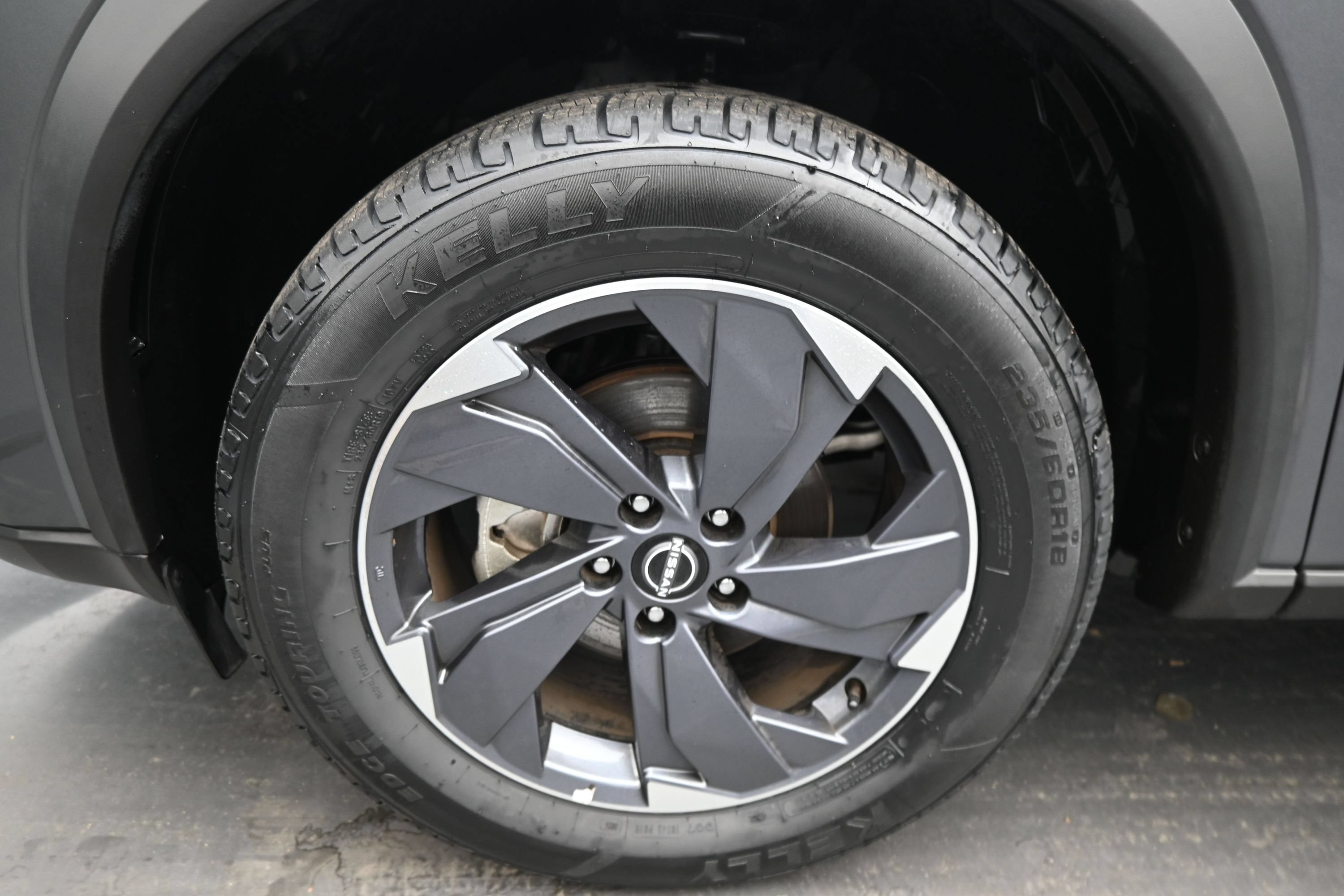 Used 2025 Nissan Rogue SV FWD image 11