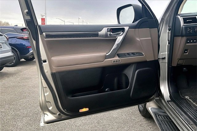 Used 2022 Lexus GX 460 Premium image 17