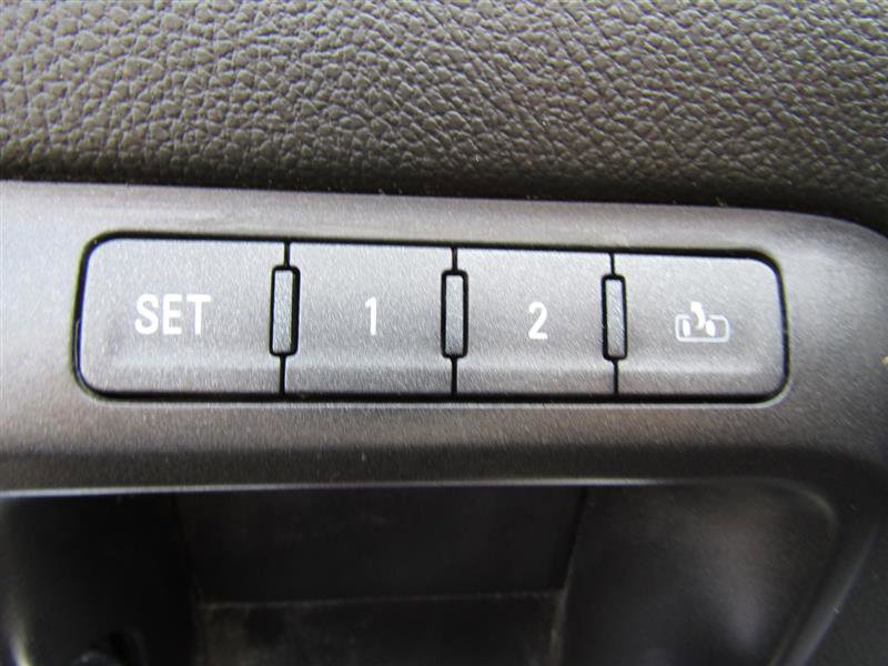 Used 2018 Chevrolet Silverado 1500 LTZ image 10