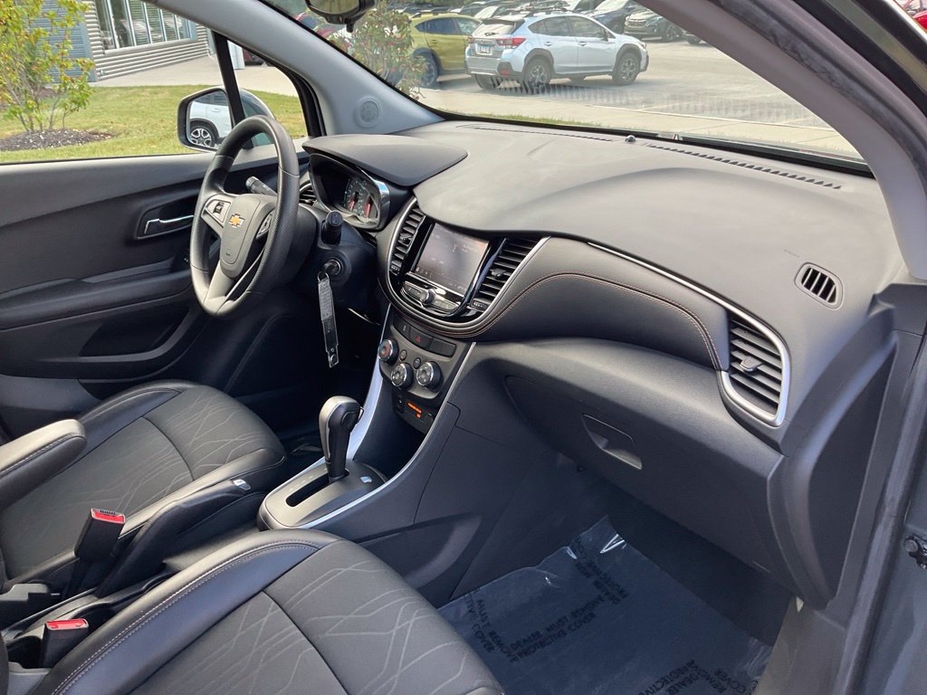 Used 2021 Chevrolet Trax LT FWD image 16