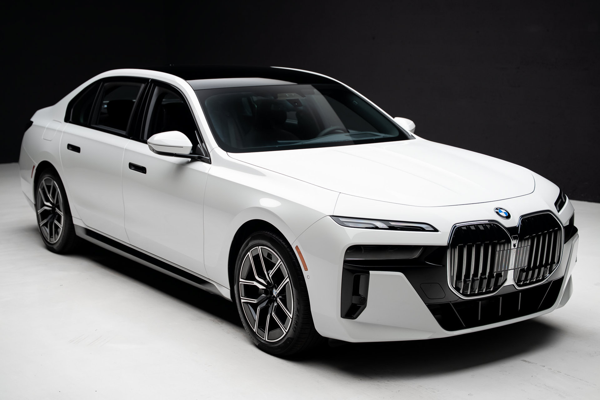 Used 2026 BMW 740i RWD image 38