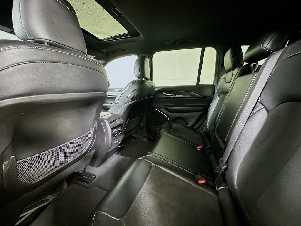 Used 2022 Jeep Grand Cherokee Altitude RWD image 13