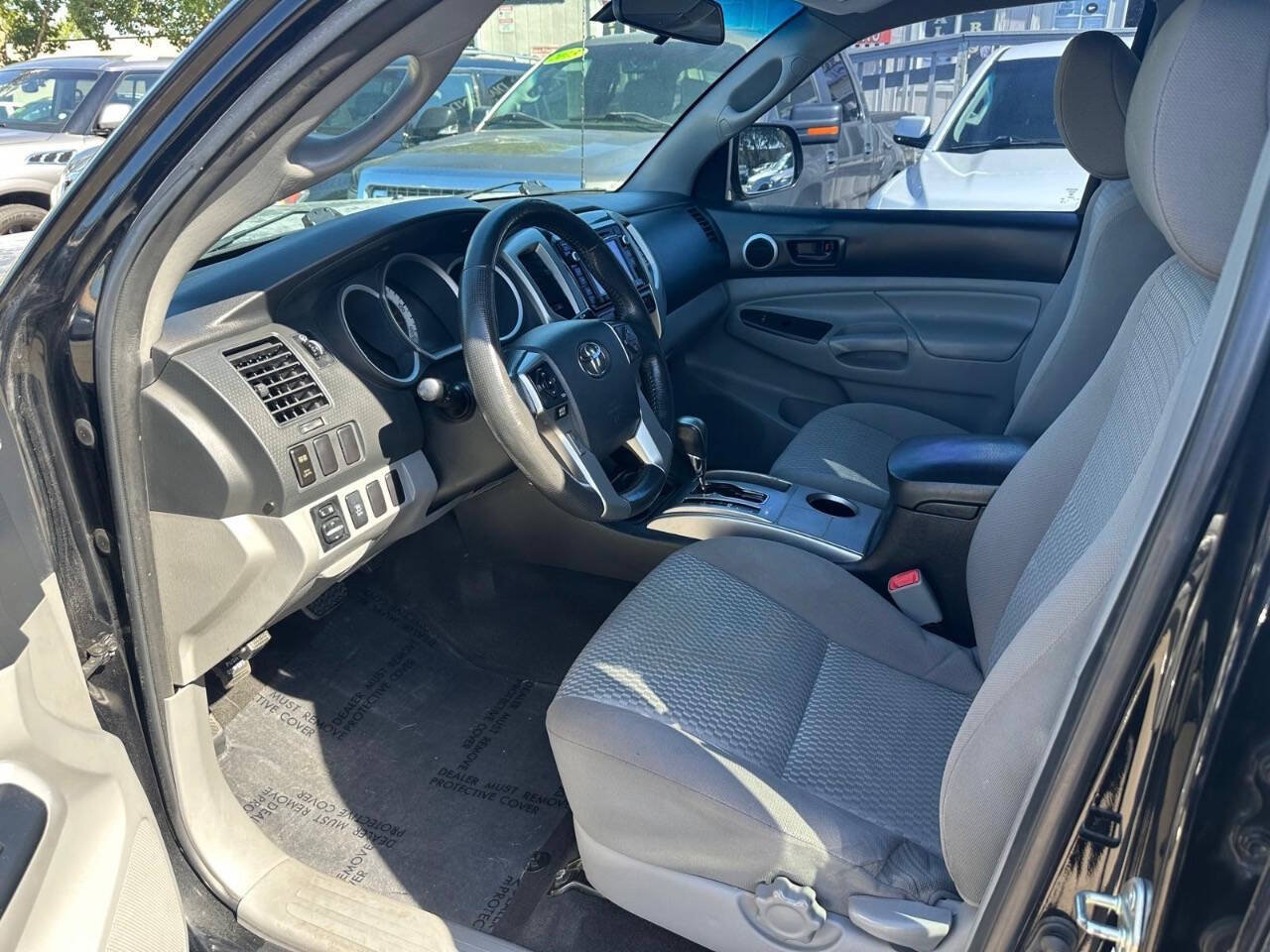 Used 2015 Toyota Tacoma PreRunner w/ SR5 Package RWD image 11