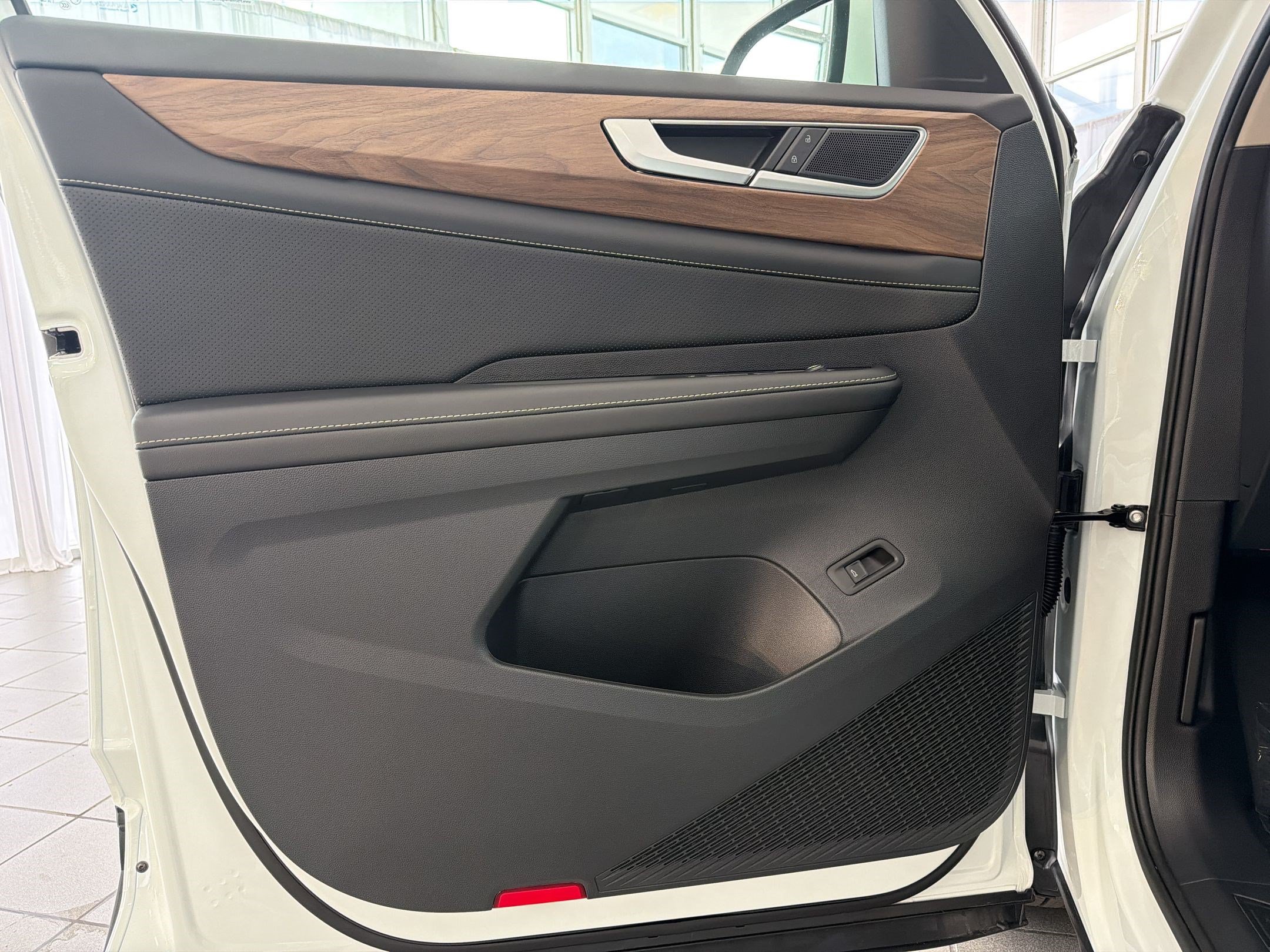 New 2026 Volkswagen Atlas SE FWD image 22