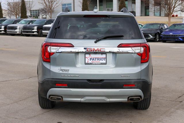 Used 2023 GMC Acadia SLE w/ Driver Convenience Package image 4