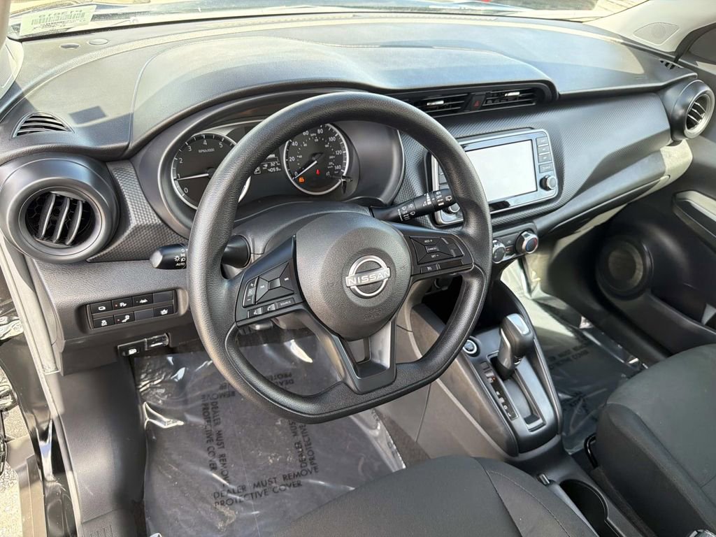 Certified 2025 Nissan Kicks Play S image 21