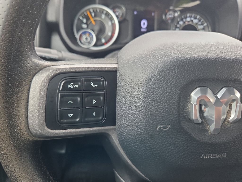 Used 2022 RAM 5500 Tradesman w/ Chrome Appearance Group AWD/4WD image 13