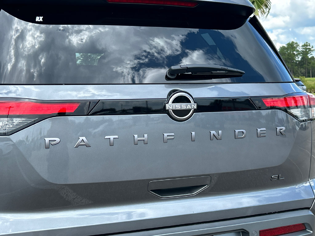 New 2026 Nissan Pathfinder SL FWD image 8