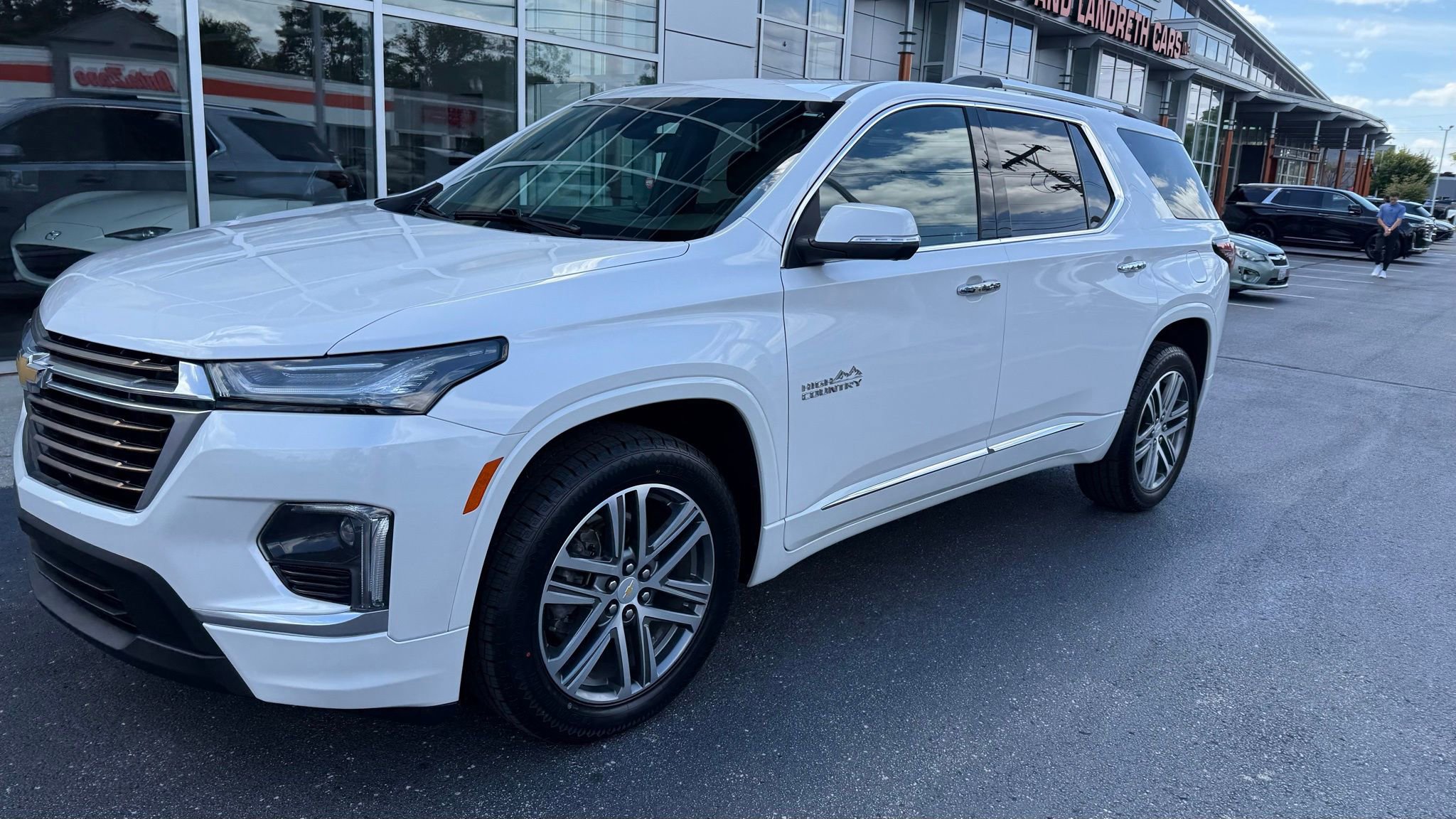 Used 2022 Chevrolet Traverse High Country video 2