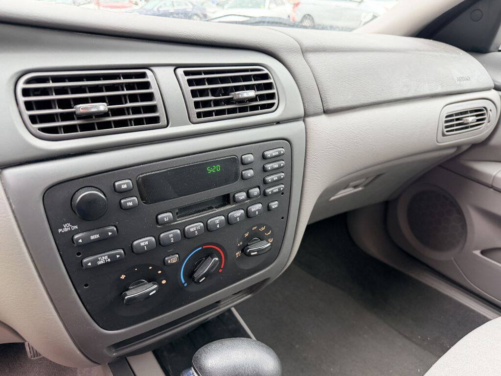 Used 2003 Ford Taurus SE FWD image 10
