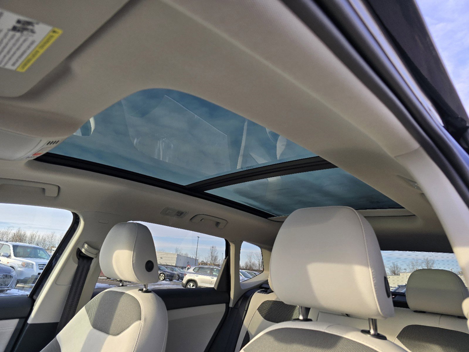 New 2025 Volkswagen Taos SE image 16