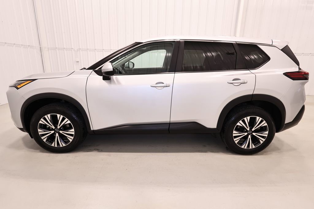 Used 2022 Nissan Rogue SV image 7
