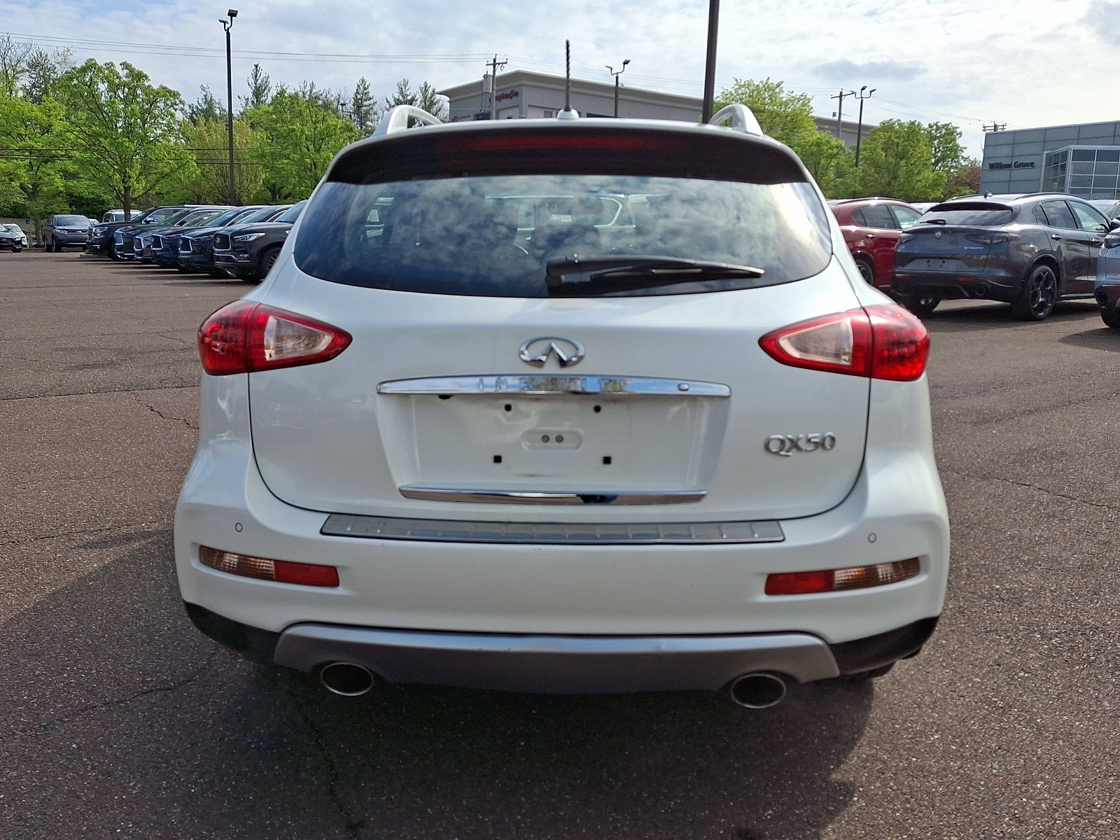 Used 2016 INFINITI QX50 AWD w/ Deluxe Touring Package image 5