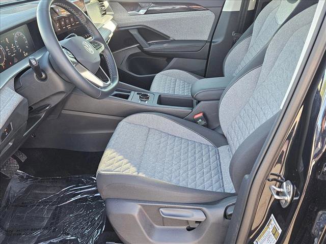 Used 2025 Volkswagen Tiguan S image 14