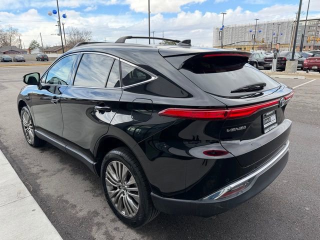 Used 2023 Toyota Venza XLE image 5